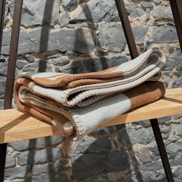 Hermès Ecru Camel Wool Cashmere Throw Blanket - Picture 3 of 13